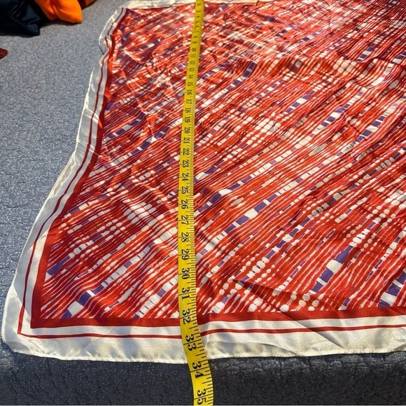 Scoop Scarf Silk Red & White Holiday Sweetheart Accessory Large 34” Square - Picture 7 of 7